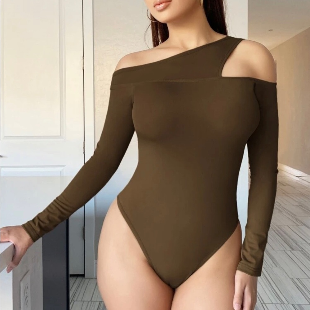 Asymmetrical long sleeve bodysuit old shoulder